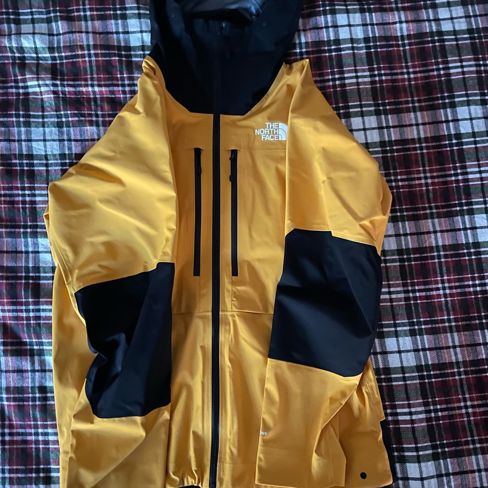 Brand new Northface jacket with tags!! Never worn!!